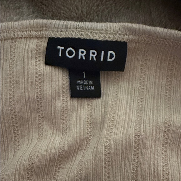 Torrid Tan Short Sleeve Top - Picture 5 of 6